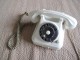 ISKRA ATA 11 - stari bakelitni telefon u beloj boji slika 1