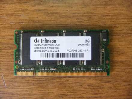 Infineon DDR1 SODIMM 256MB memorija za laptop GARANCIJA