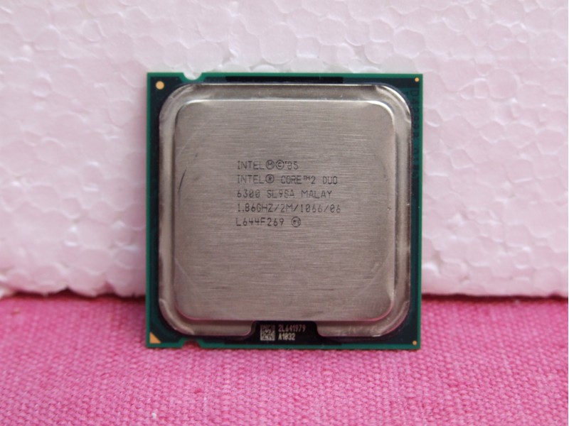Intel Core 2 Duo E6300 1.86Ghz socket 775 + GARANCIJA!