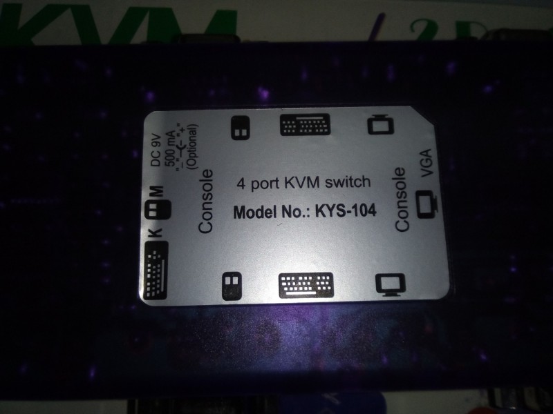 KVM PS2 Svič 4-Portni NOV - AKCIJA 2 komada za 950,00