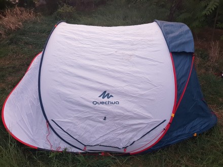 Kamp - sator pop up 2``,beli,za tri osobe,Quechua 3XL