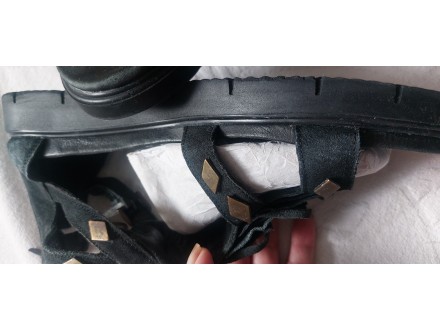 Kozne sandale -crne-41