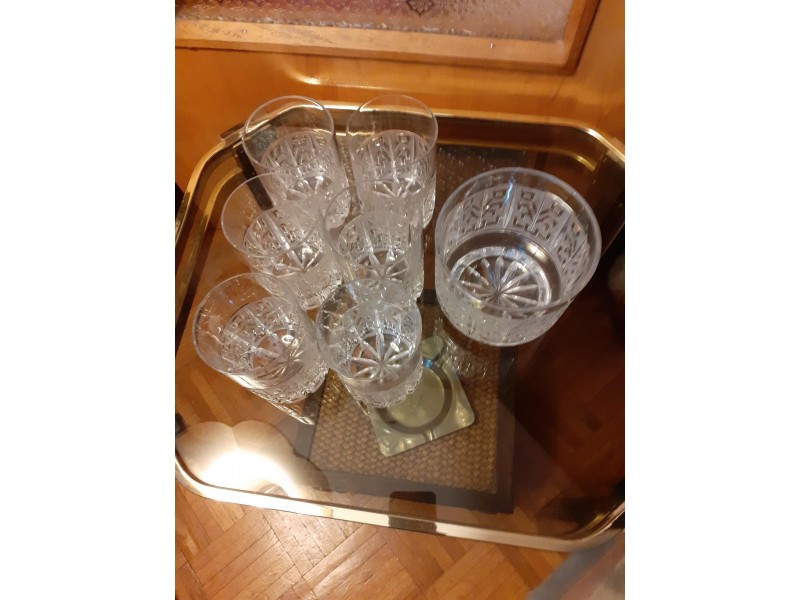 Kristalne čaše i kristalna posuda za led
