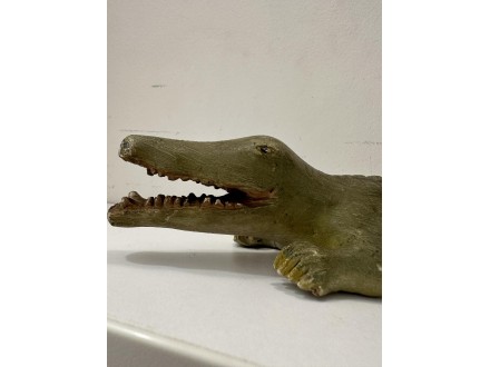 Krokodil - drvena figura