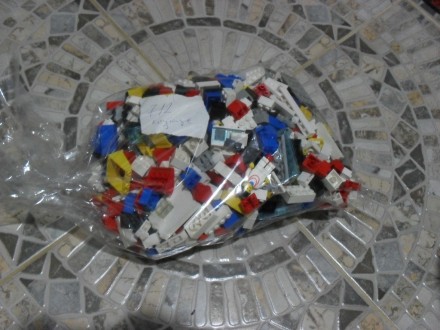 LEGO - 750 + ELEMENTA