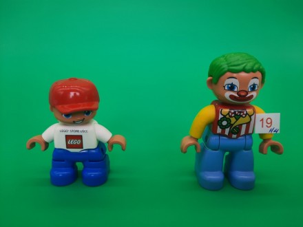 LEGO DUPLO dve figurice (K75-19H4)