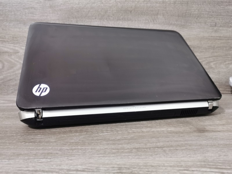 Laptop HP Pavilion dv6 QuadCore i7-2670QM 8GB 1TB 15.6`