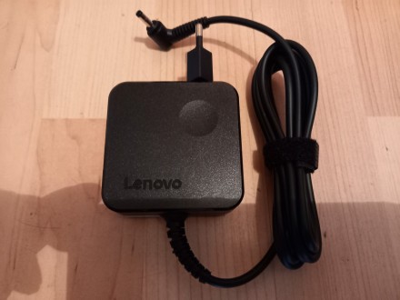 Lenovo Yoga IdeaPad 100 110 510 710 punjac original nov