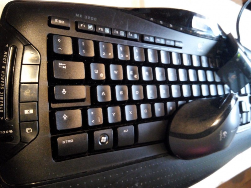 Logitech MX3200 Tastatura MX600 Miš i Risiver
