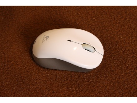 Logitech V470 Bluetooth Cordless Laser Mouse for Notebo