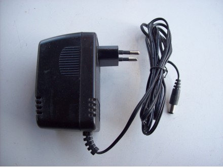 Logitech adapter 12 volti - 1000mA(ILD48V - 1201000)