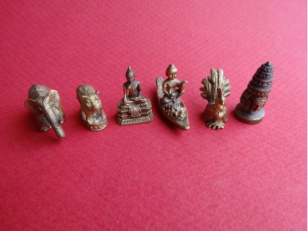 Lot od 6 malih mesinganih figurica