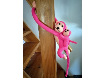 Lutka Plisana Majmun Roze NOVO