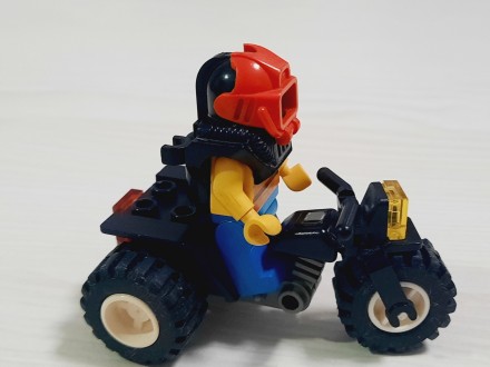 MOTOR I VOZAČ LEGO