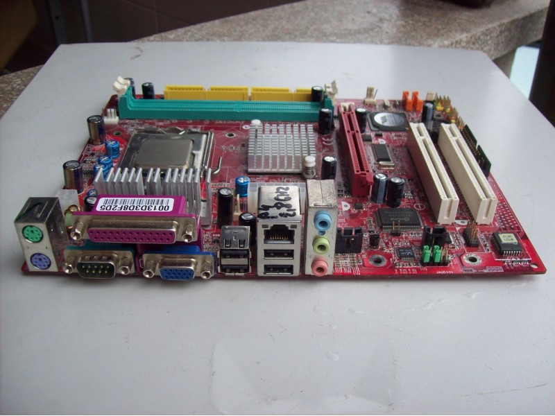 MSI 775 PM8M2-V (MS-7071) + P4(2,8Ghz)
