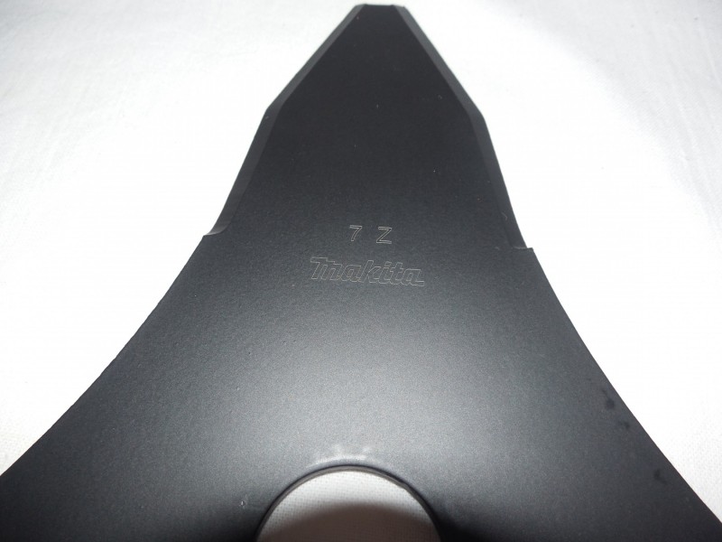 Makita trokraki nož za trimer fi230mm / 25.4mm