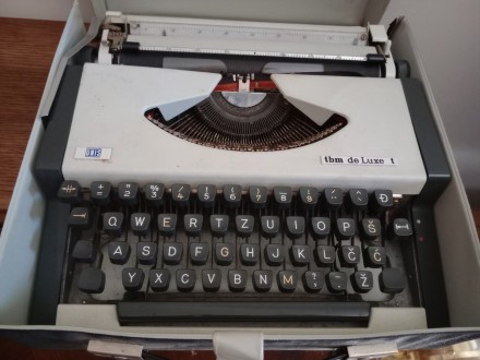 Mašina za pisanje Unis Yugoslavia