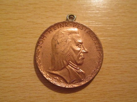 Medalja J.H. Pestalozzi / DDR Nemačka   (R)