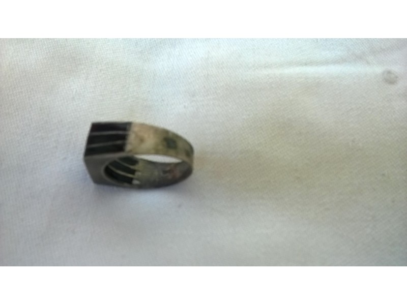 Muski prsten srebro,5 gr.