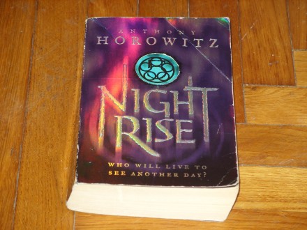 NIGHT RISE - Anthony Horowitz