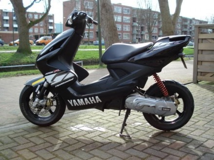 Nalepnice za motore Yamaha Aerox 04`-05`