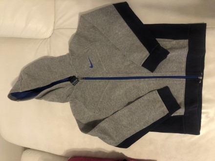 Nike sivi duks sa kapuljačom za dečake 10-12 godina