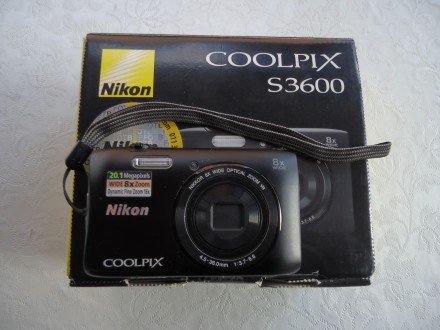Nikon CoolPix S3600 20,1MP 8x Zum Fotoaparat Crni!