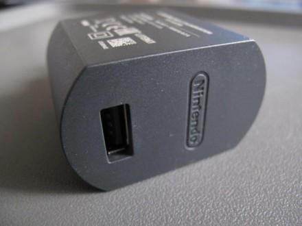 Nintendo CLV-003 (EUR) - USB strujni adapter-punjač