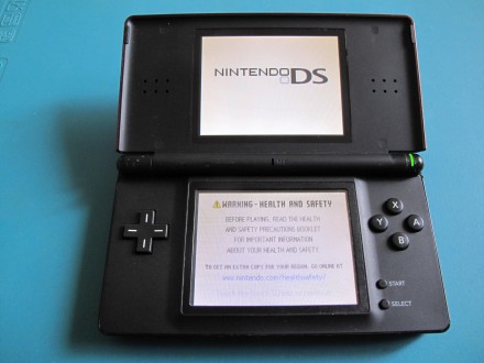 Nintendo DS Lite konzola