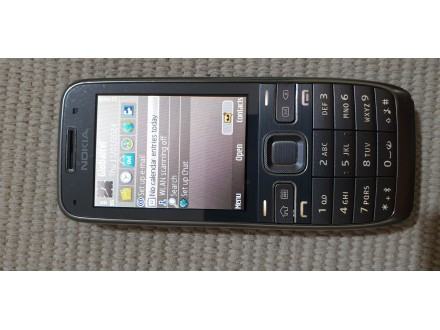 Nokia E52 br. 40, lepo ocuvana, life timer 339:45, od