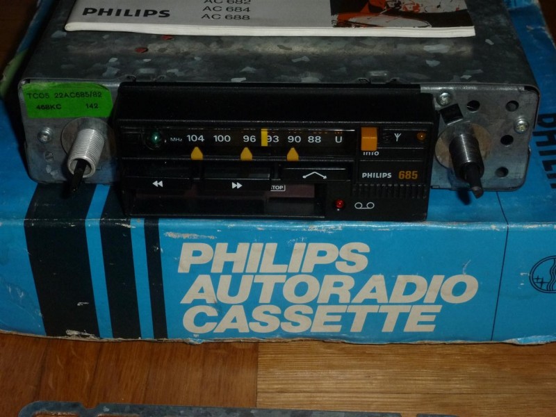 Nov Philips kasetofon iz 1970 god - Gratis Postarina !