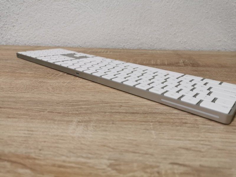 ORIGINAL Apple Bluetooth Magic tastatura A1843 numeric