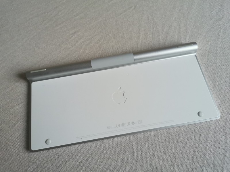 ORIGINAL Apple bluetooth WiFi bezicna tastatura A1314