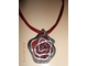 Ogrlica crvena ruža slika 2