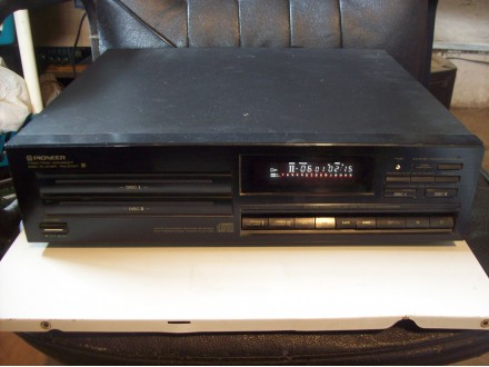 PIONEER TWIN-TRAY COMPACT DISC PLAYER PD-Z73T