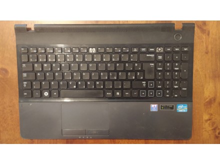 Palmrest , touchpad i tastatura za Samsung NP300E5A