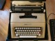 Pisaća mašina Olivetti Lettera 35 slika 1