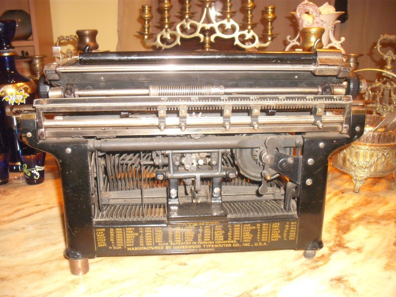 Pisaća mašina Underwood