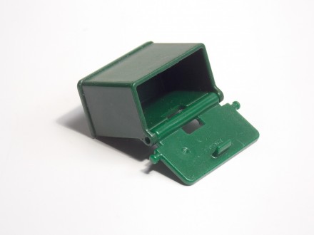 Plastićni koferčić (kutija. kaseta) mali zeleni