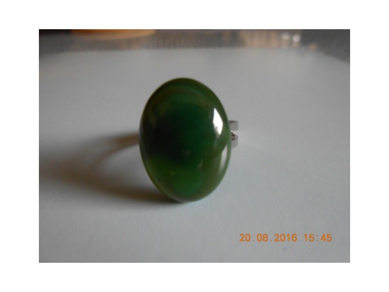 Prsten - zeleni žad - poludragi kamen