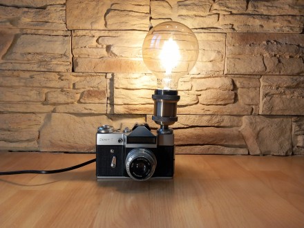 Retro lampa unikatna lampa stari fotoaparat