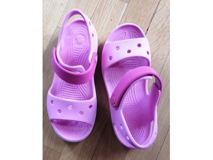 Roze sandale crocks