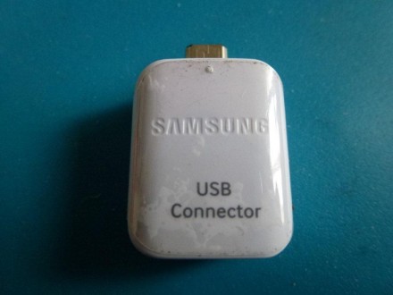 SAMSUNG Micro USB to USB 2.0 adapter