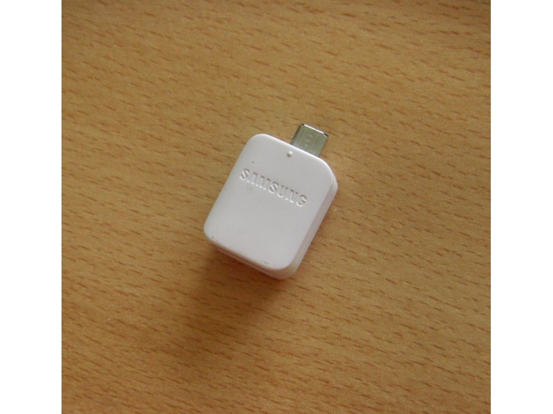 SAMSUNG USB - microUSB adapter