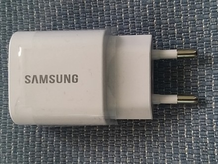 Samsung Brzi Punjac 4.8 Ampera Nov