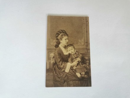 Stara kartonka, manja - majka i dete