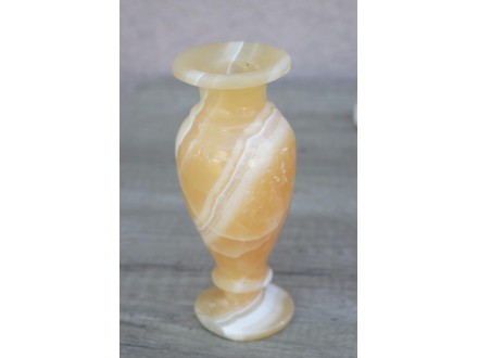 Stara prelepa vaza od žutog oniksa