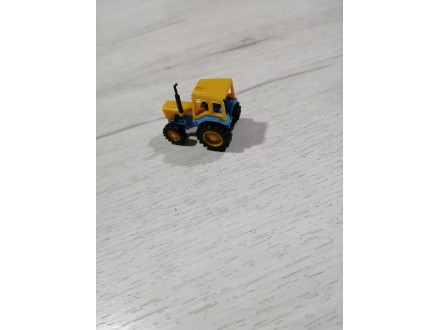 Stare kinder figure - Traktor