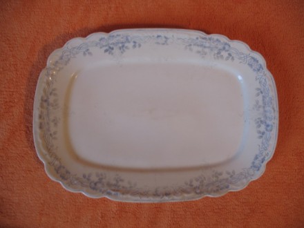 Stari plavi tanjir pravougaonog oblika
