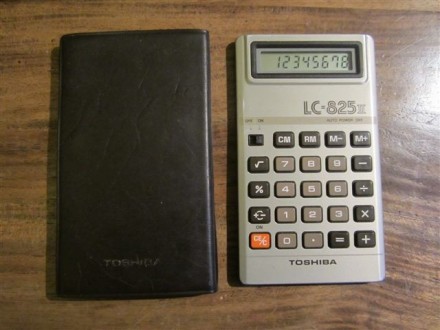 TOSHIBA LC-825 II - stari kalkulator iz 1980. god